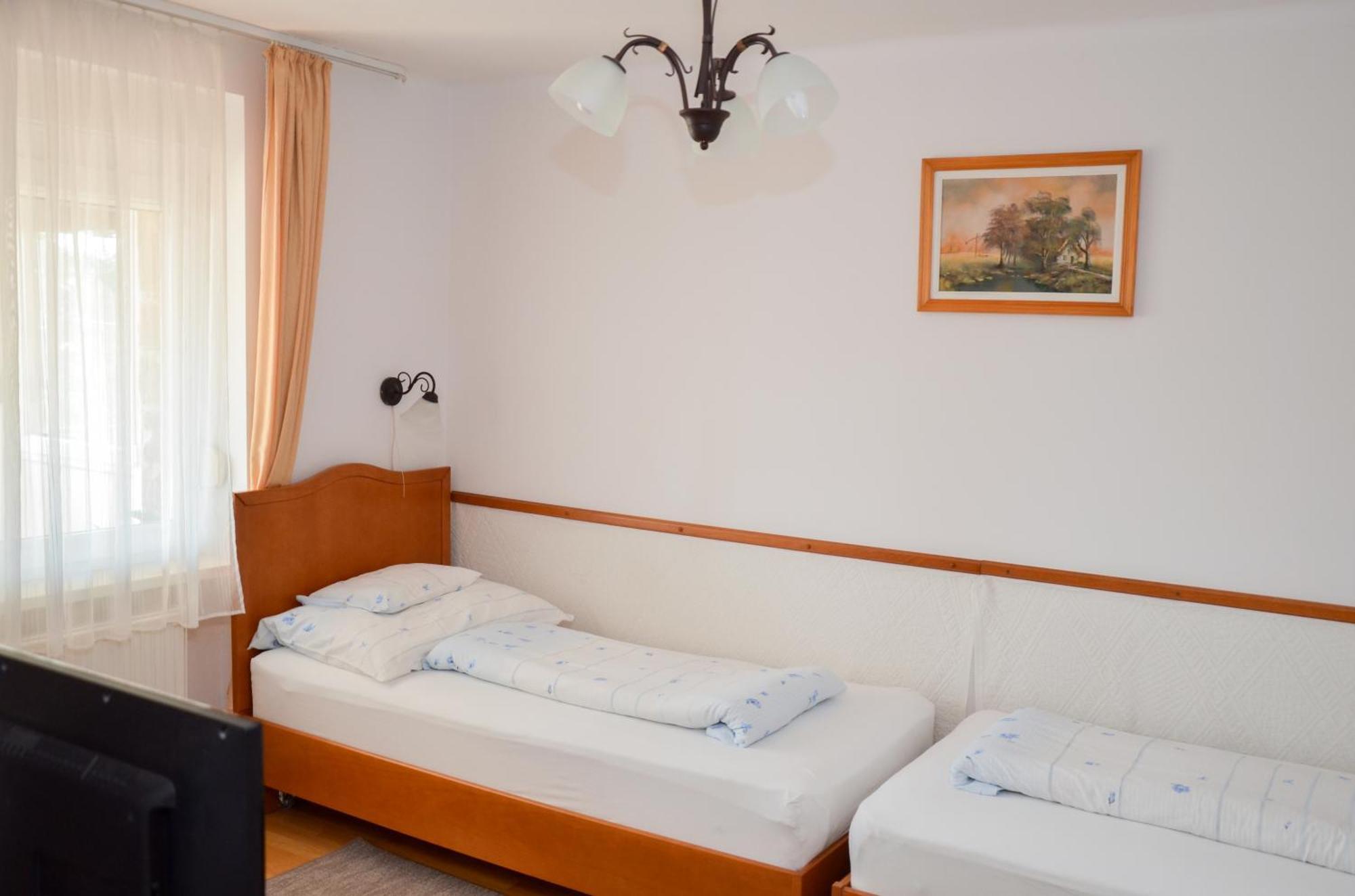 Panorama Apartmanhaz Sárvár Zewnętrze zdjęcie