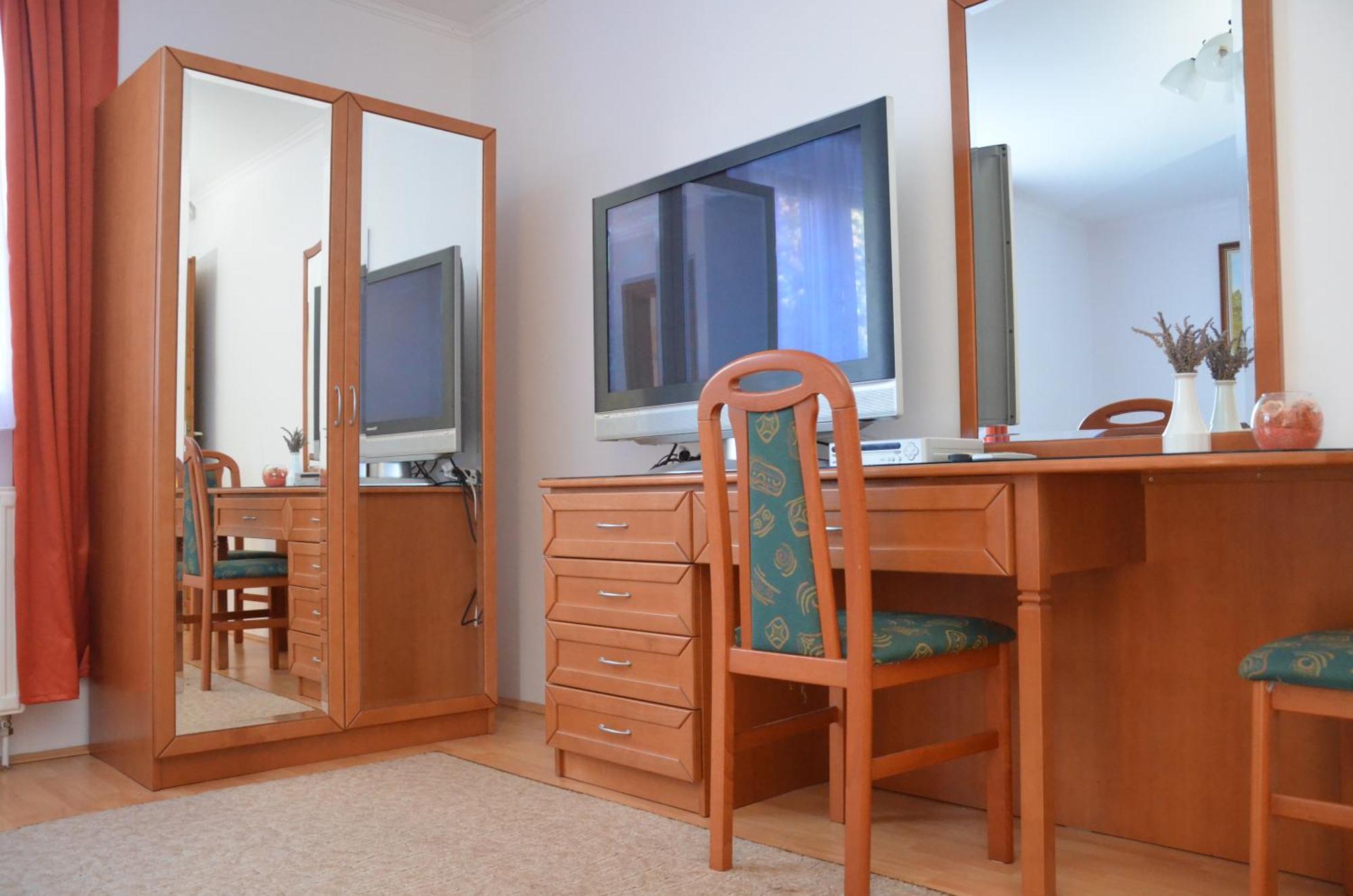 Panorama Apartmanhaz Sárvár Zewnętrze zdjęcie